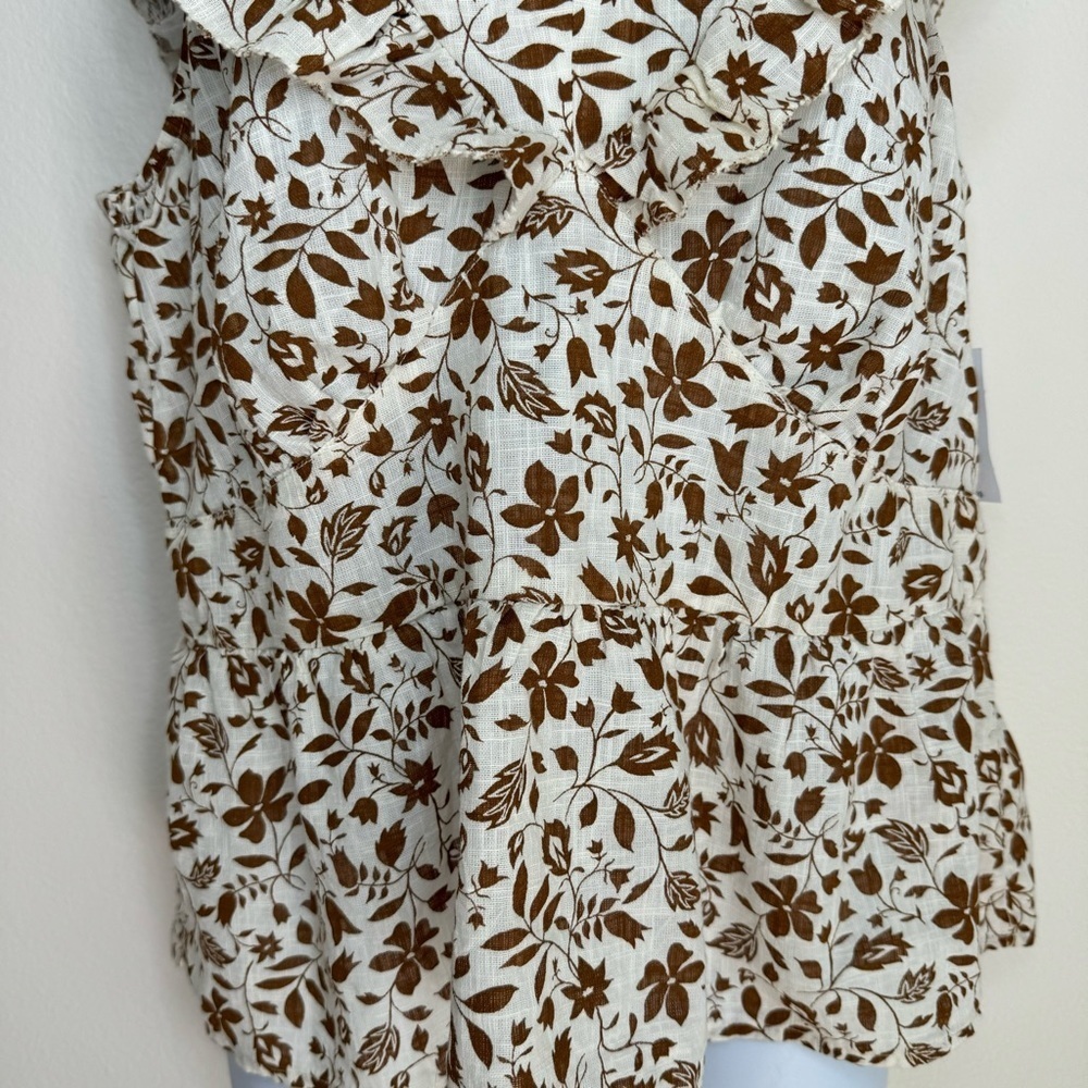 Flutter-Sleeve Floral V-Neck Tie-Back Top Size: M - Picture 15 of 16
